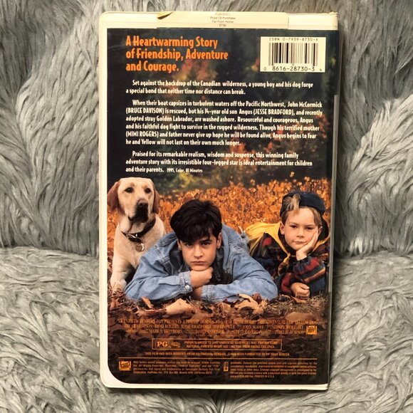Far From Home: The Adventures of Yellow Dog (VHS, 1995) Clamshell - Picture 2 of 3